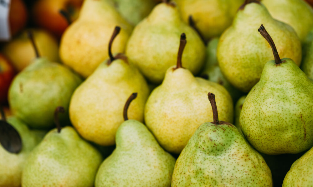 Polish Pears Ripe | https://fruitsauction.com/