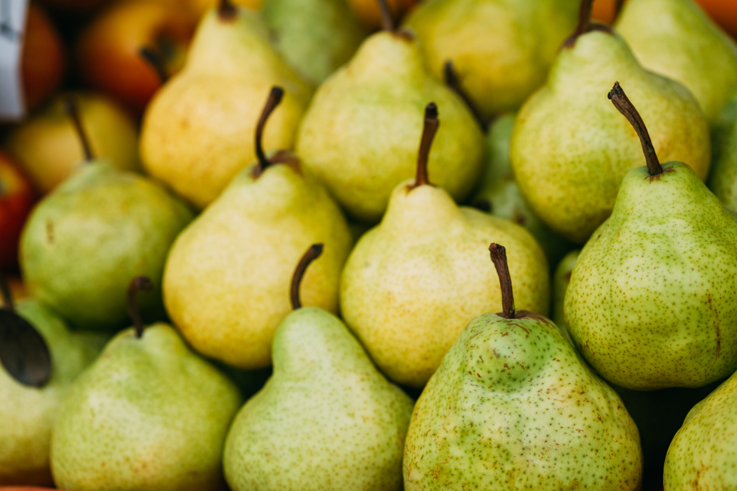 Polish Pears Ripe | https://fruitsauction.com/